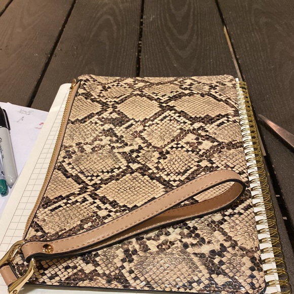 Flask and discreet clutch bag that you had to drink to get through the night - Picture 5 of 7